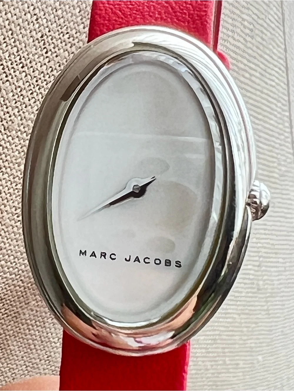 EUC MARC JACOBS Women's Cicely Oval Dial Leather Strap Watch